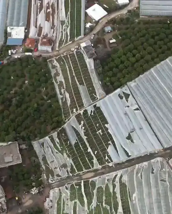 Kumluca’da Sel ve Hortumun Yaraları Sarılıyor mu? 1